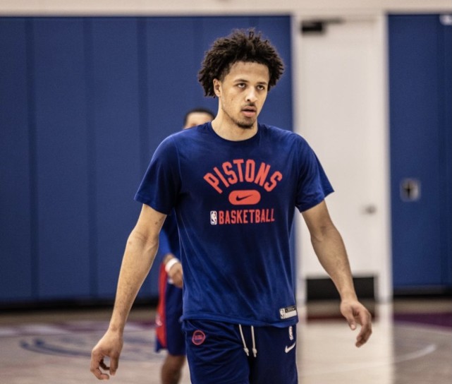 于少数几名 于少数几名