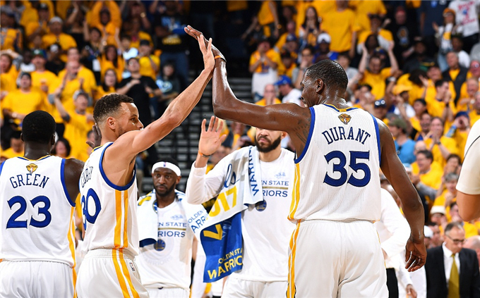 队胜场与竞 队胜场与竞