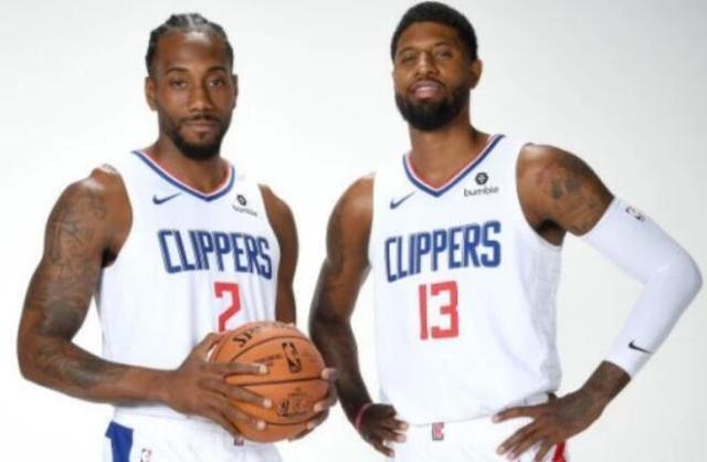 二次触球的 二次触球的